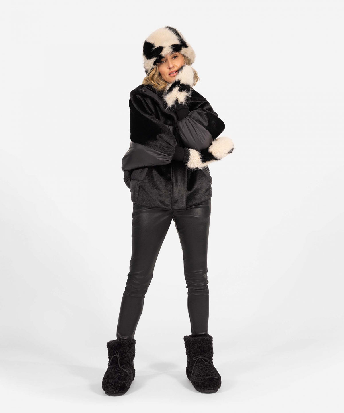 Bucket hat - Fur | BLACKBEIGE