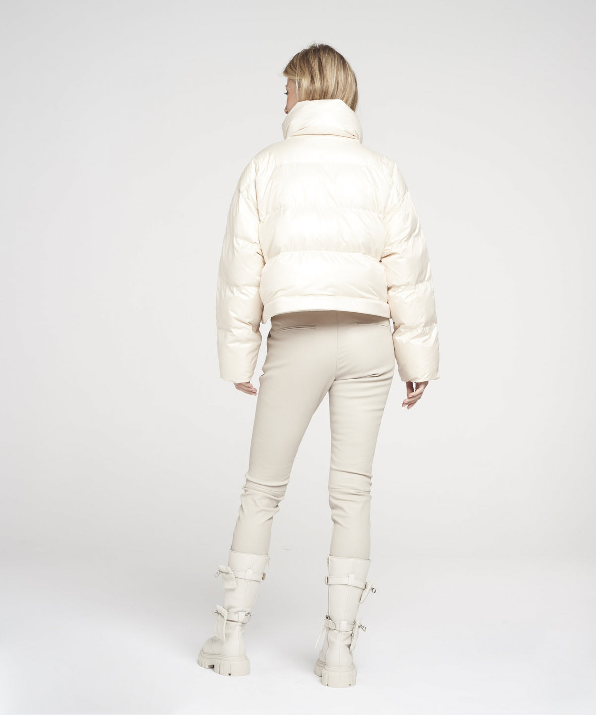 Cherry | OYSTER WHITE