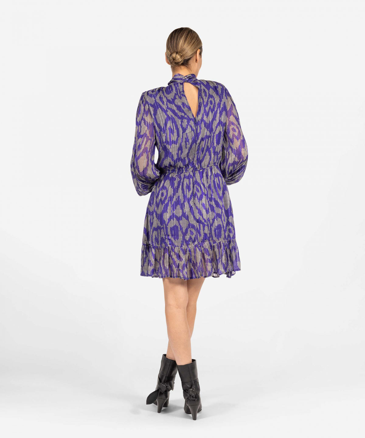 Dillia | Purple Graphic