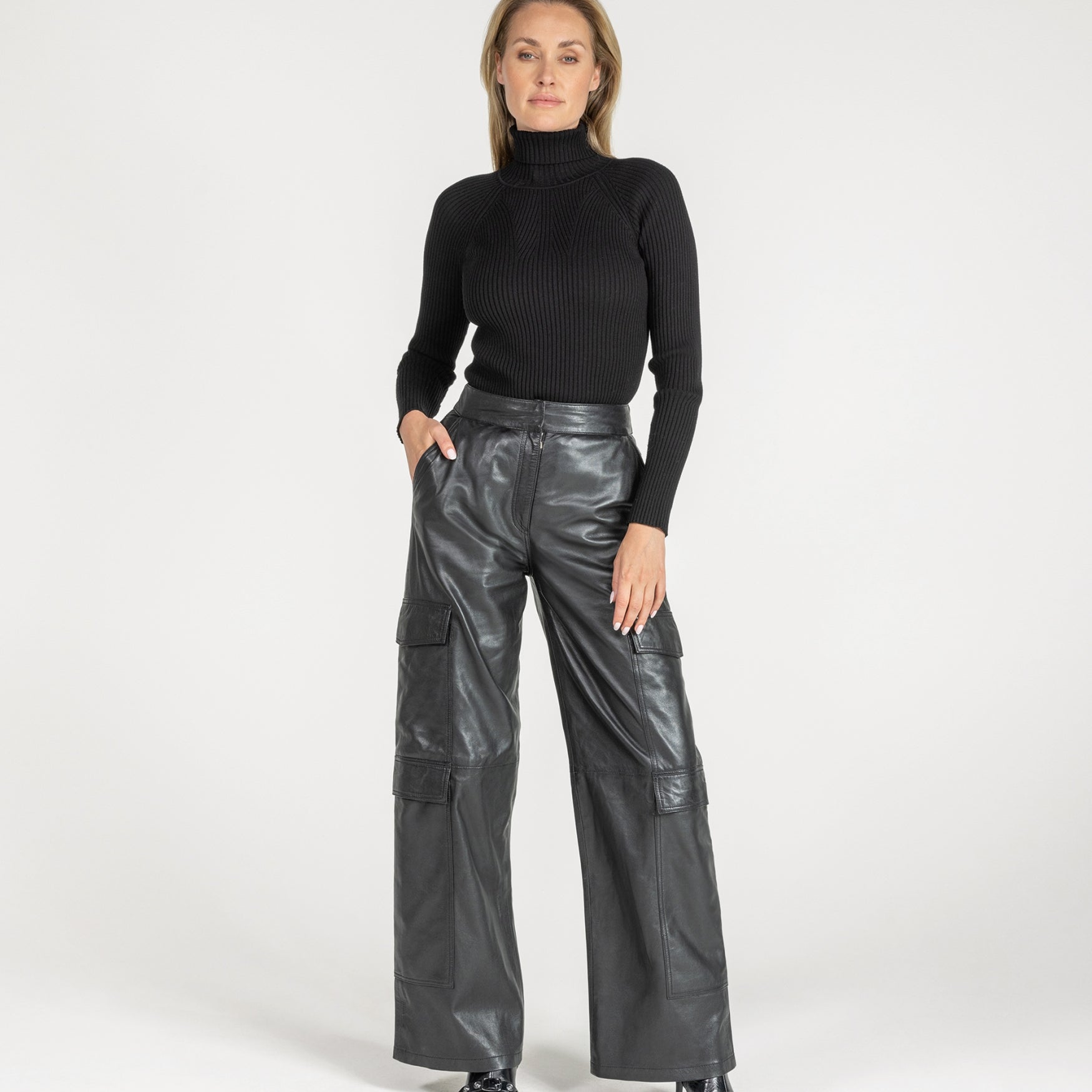 Pem | Black