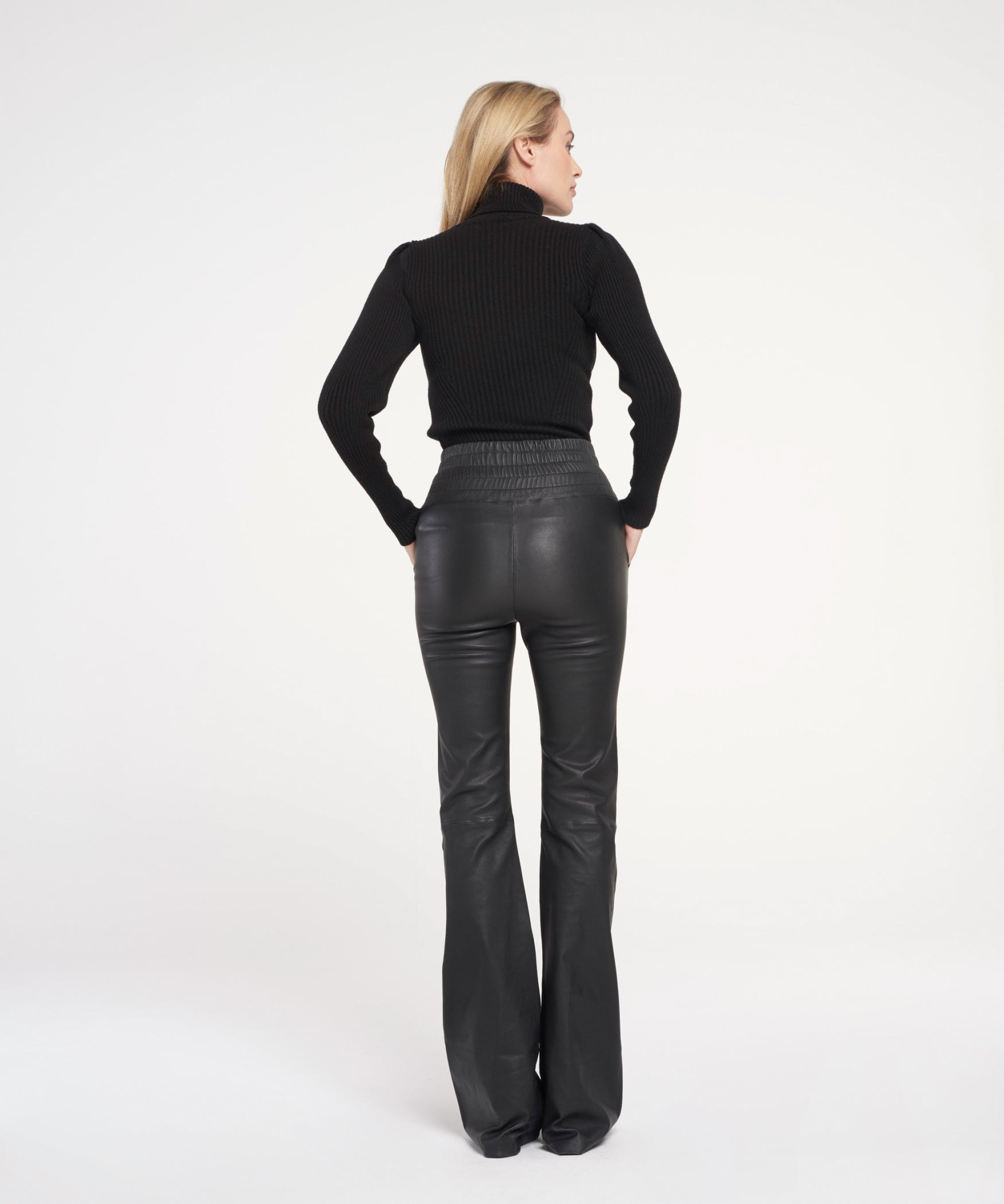 Pinnie | Black