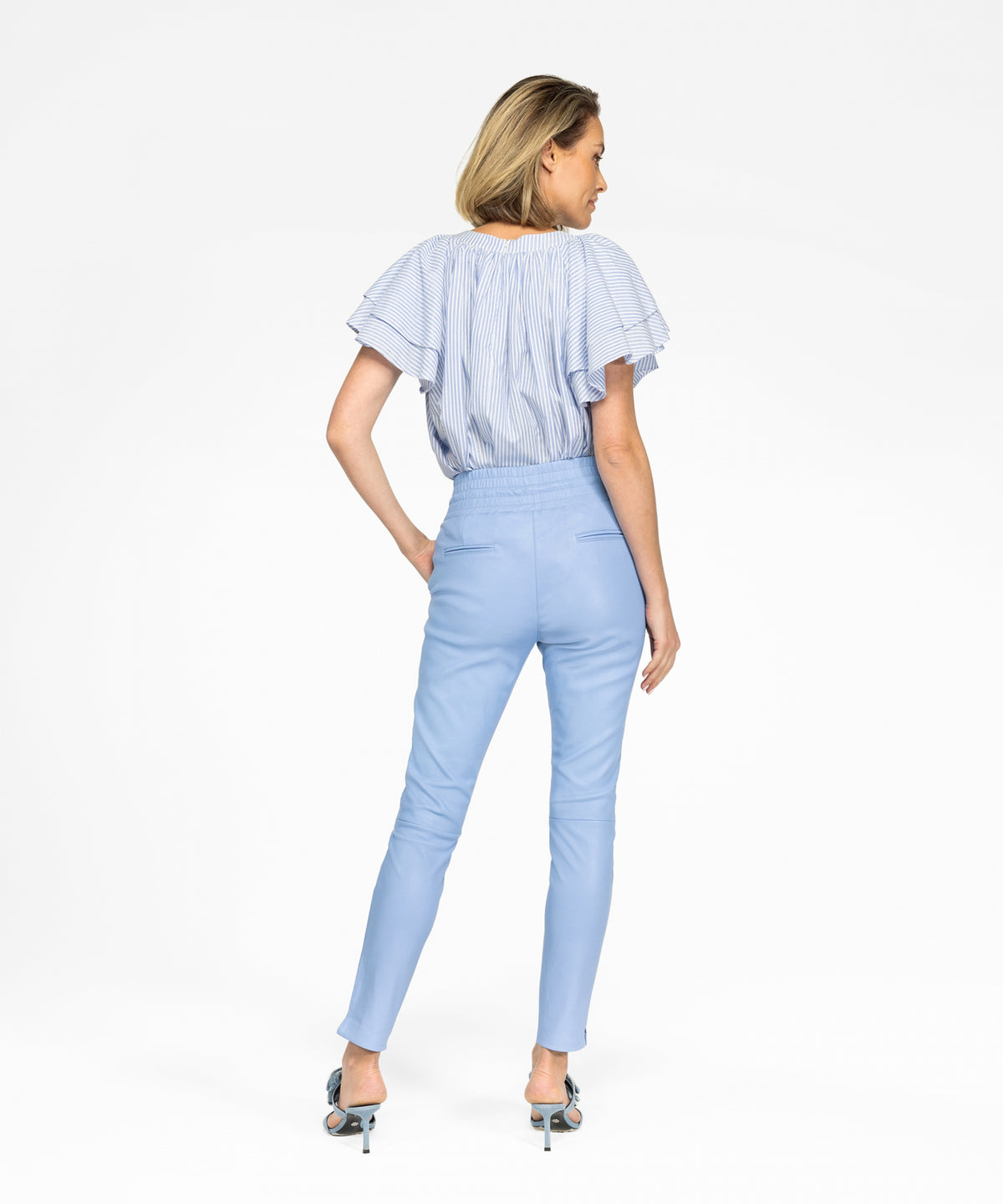 Poggy | Airy Blue