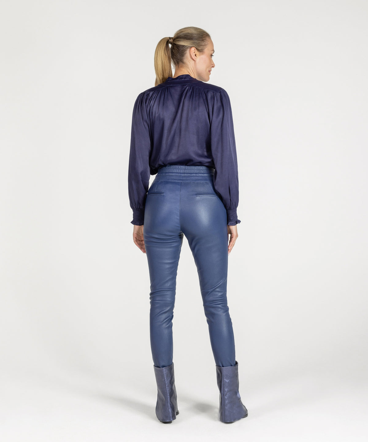 Poggy | MARINE BLUE
