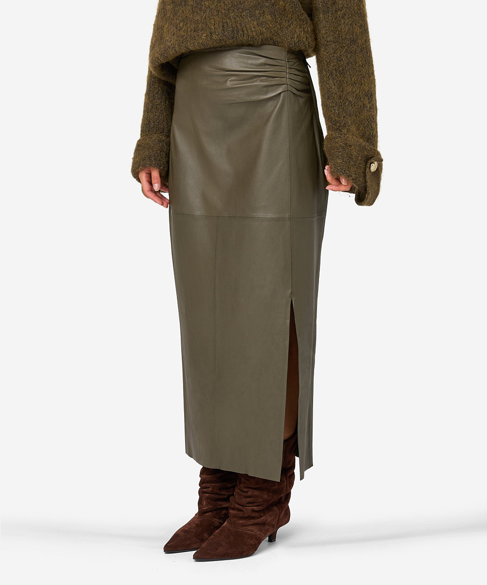 Sadia | Dark Utility